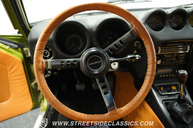 Datsun-240z-1972-Green-Metallic-Tan-41