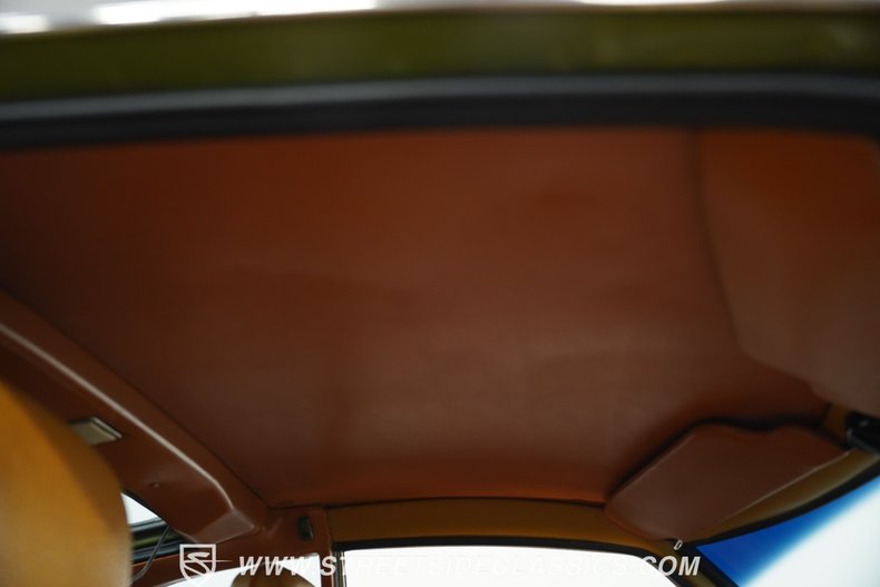 Datsun-240z-1972-Green-Metallic-Tan-46