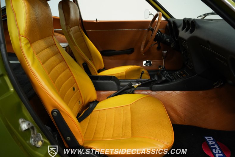 Datsun-240z-1972-Green-Metallic-Tan-48