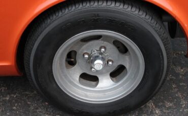 Datsun-240z-1972-Orange-Black-3