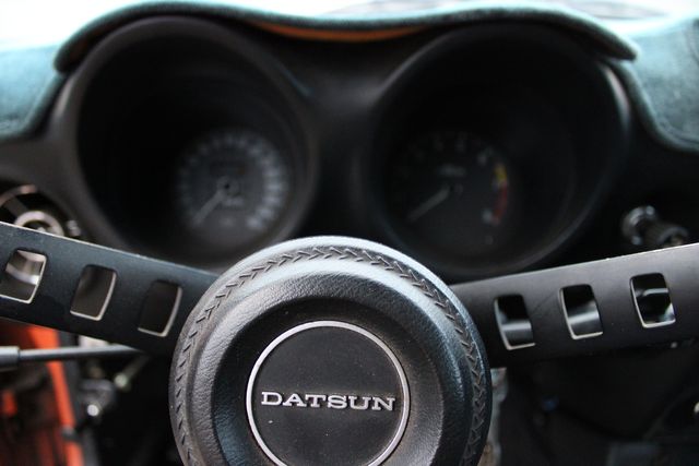Datsun-240z-1972-Orange-Black-35