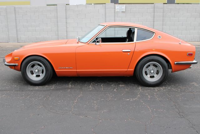 Datsun-240z-1972-Orange-Black-7