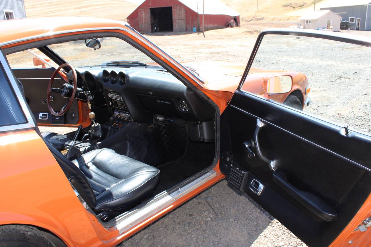 Datsun-240z-1972-orange-11