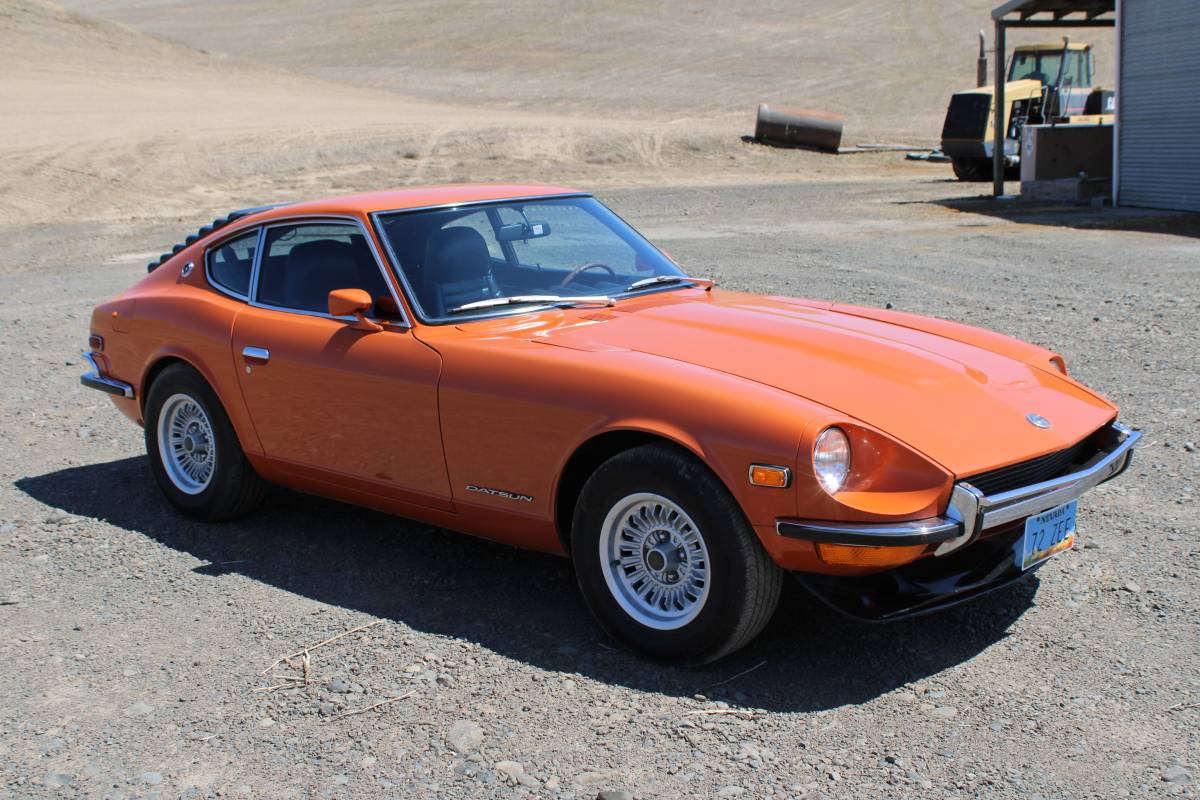 Datsun-240z-1972-orange-8