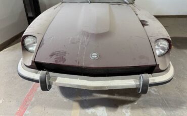 Datsun-240z-1973-brown-3