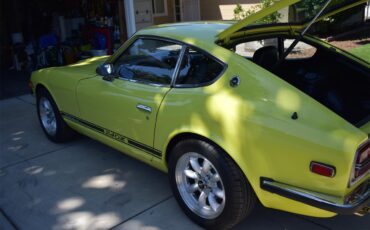 Datsun-240z-1973-lime-black-14