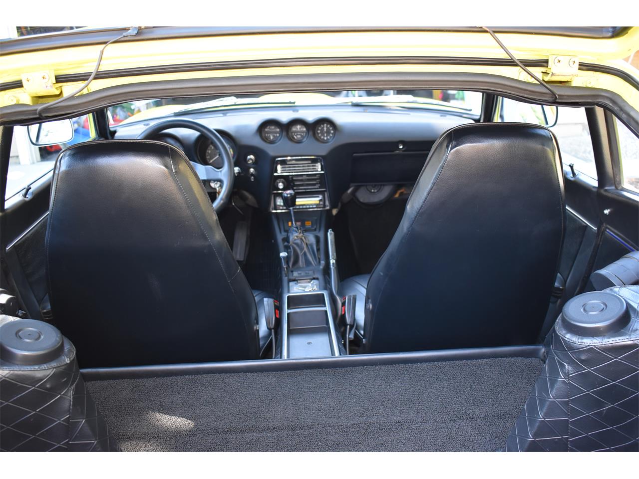 Datsun-240z-1973-lime-black-15