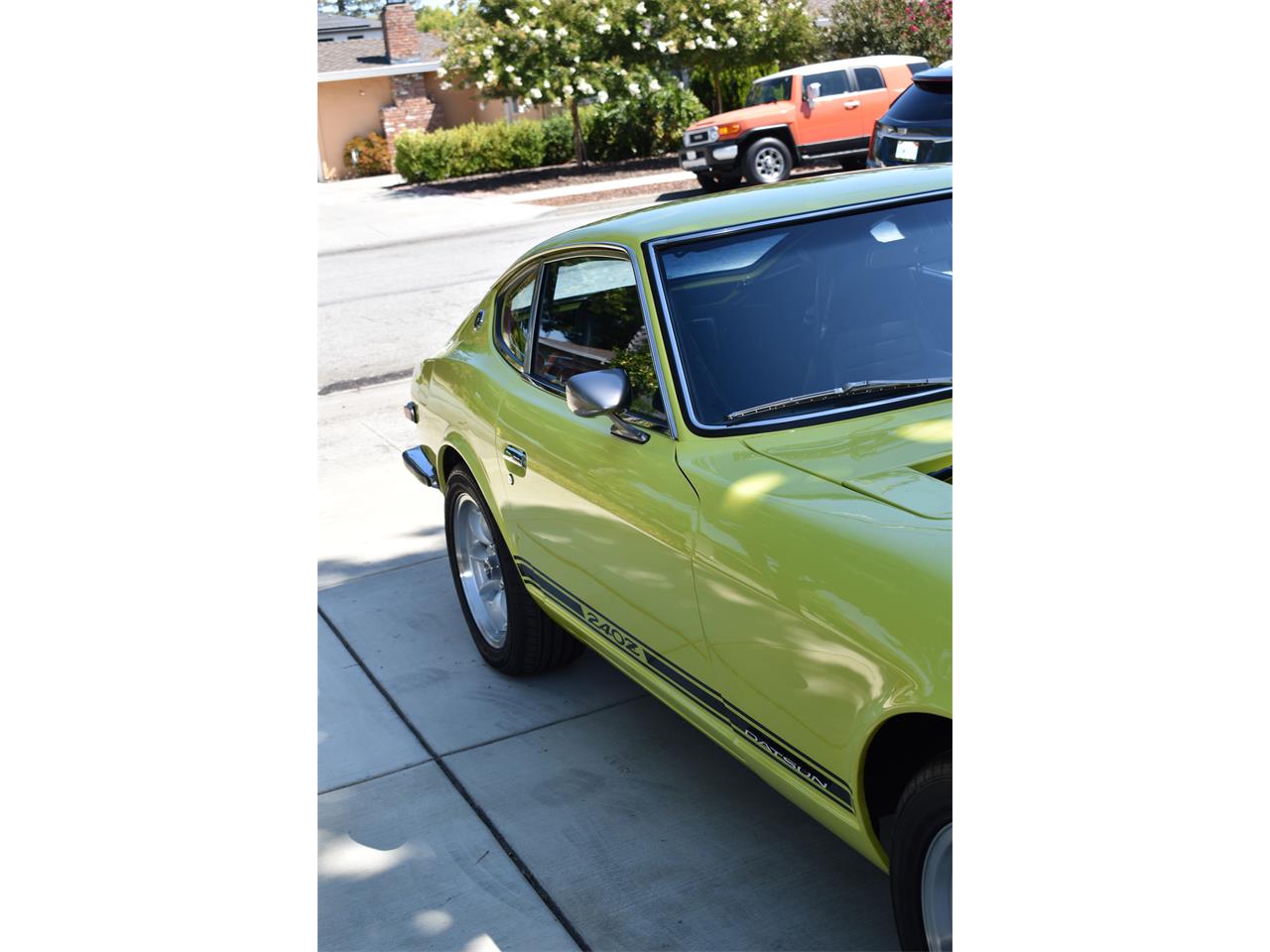 Datsun-240z-1973-lime-black-17