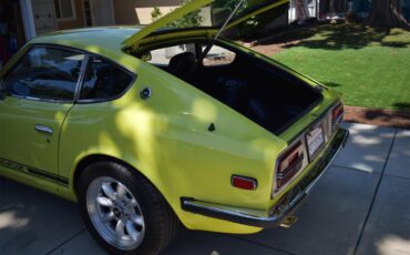 Datsun-240z-1973-lime-black-2