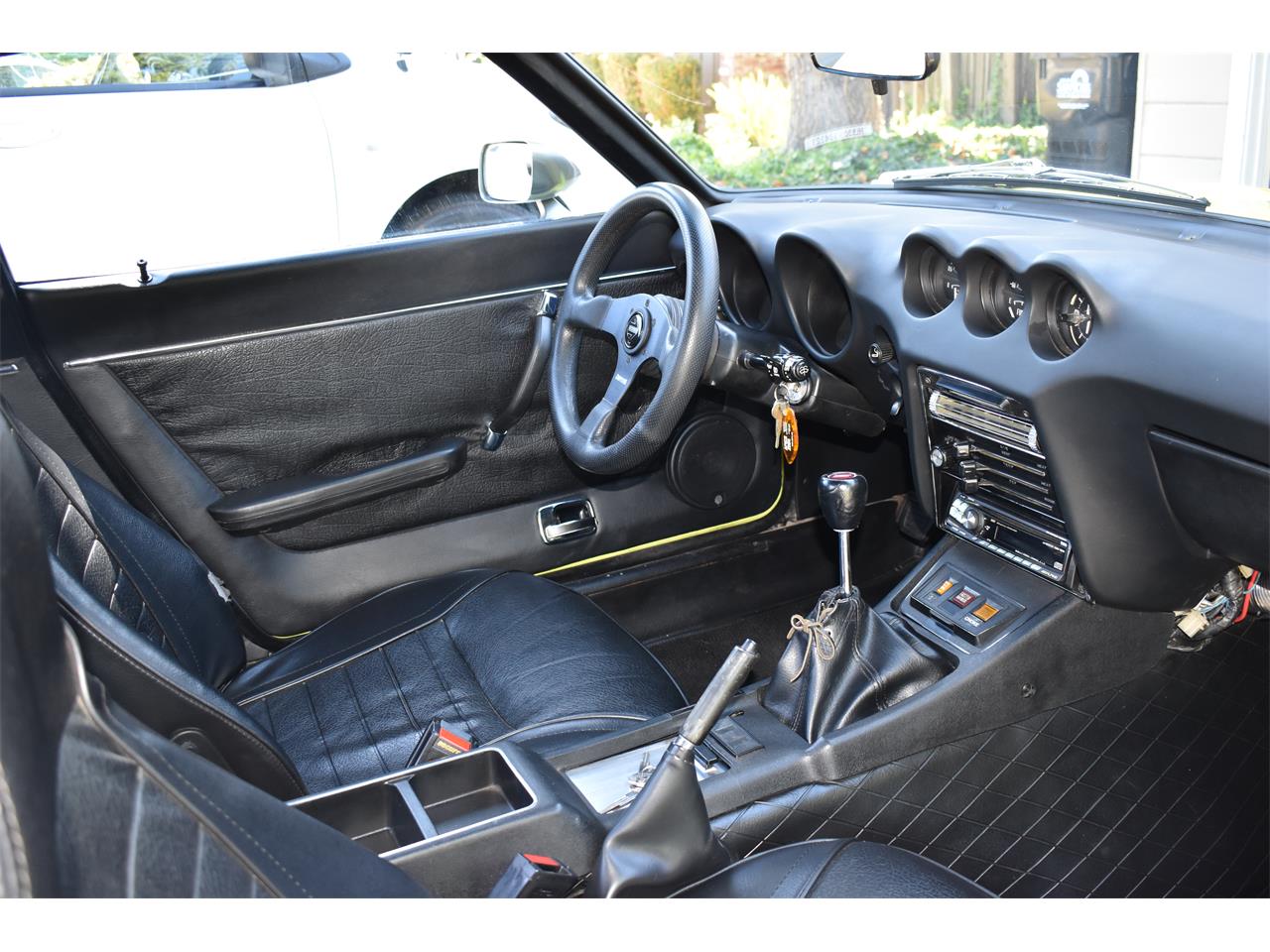 Datsun-240z-1973-lime-black-5
