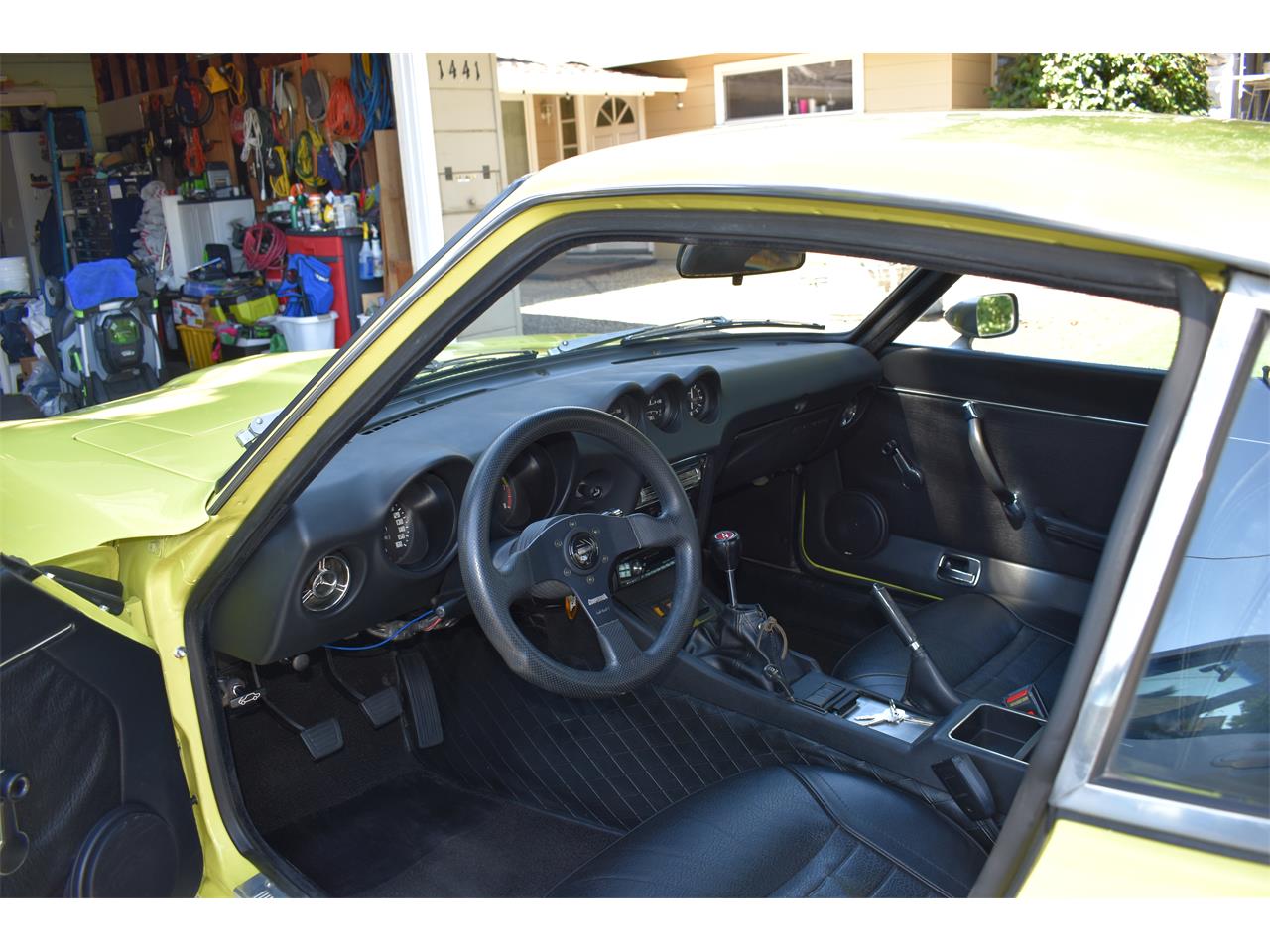 Datsun-240z-1973-lime-black-6