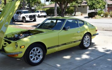 Datsun-240z-1973-lime-black-8