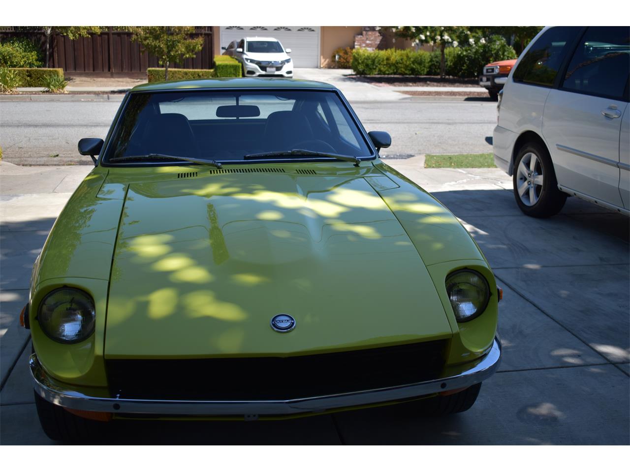 Datsun-240z-1973-lime-black