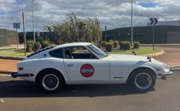 Datsun-240z-1974-white