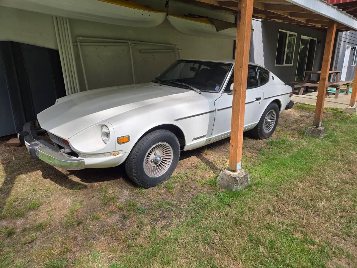 Datsun-260z-1974-white-2