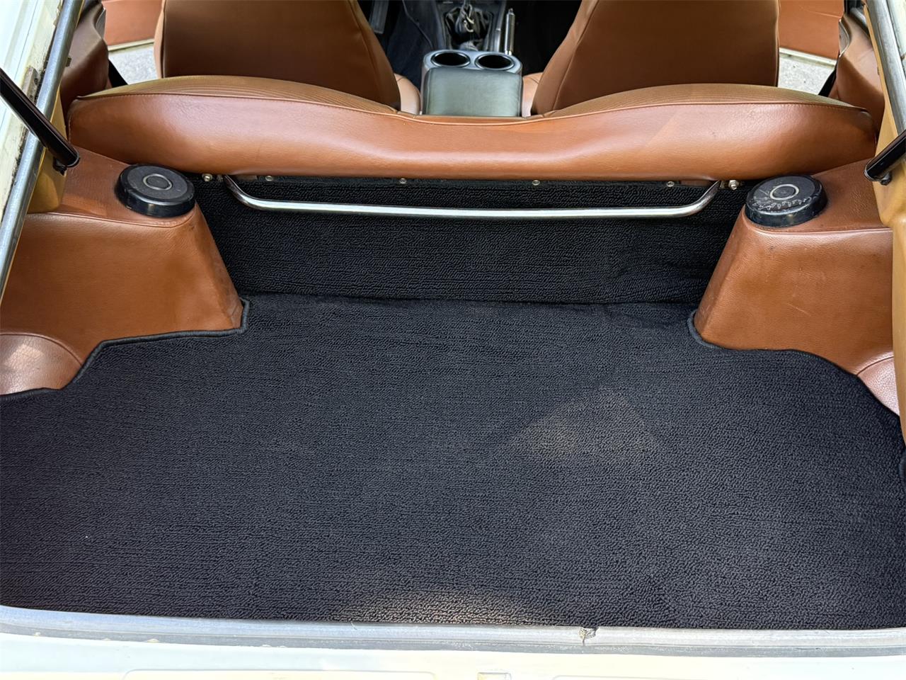 Datsun-280z-1977-White-Brown-black-12