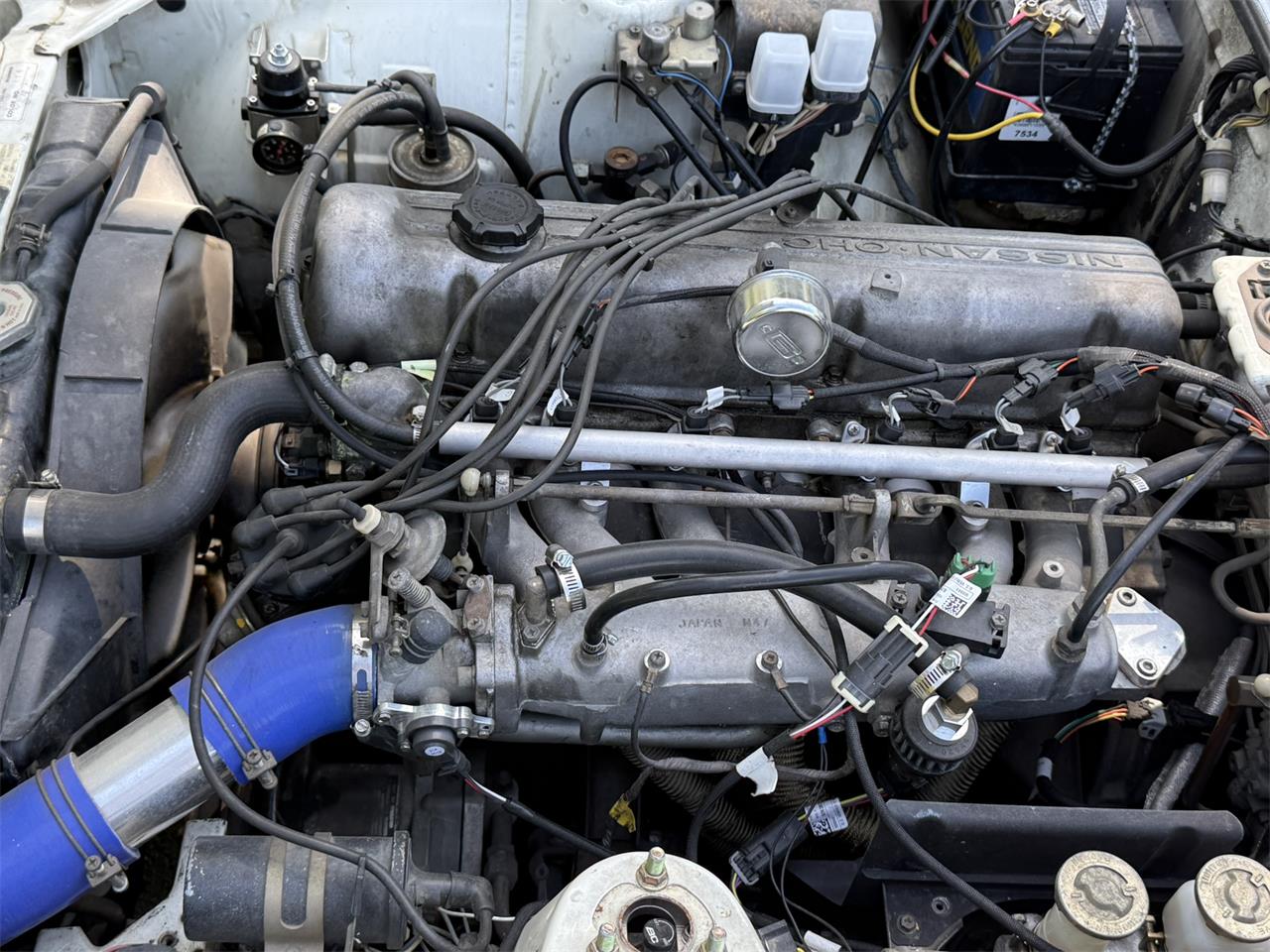 Datsun-280z-1977-White-Brown-black-15