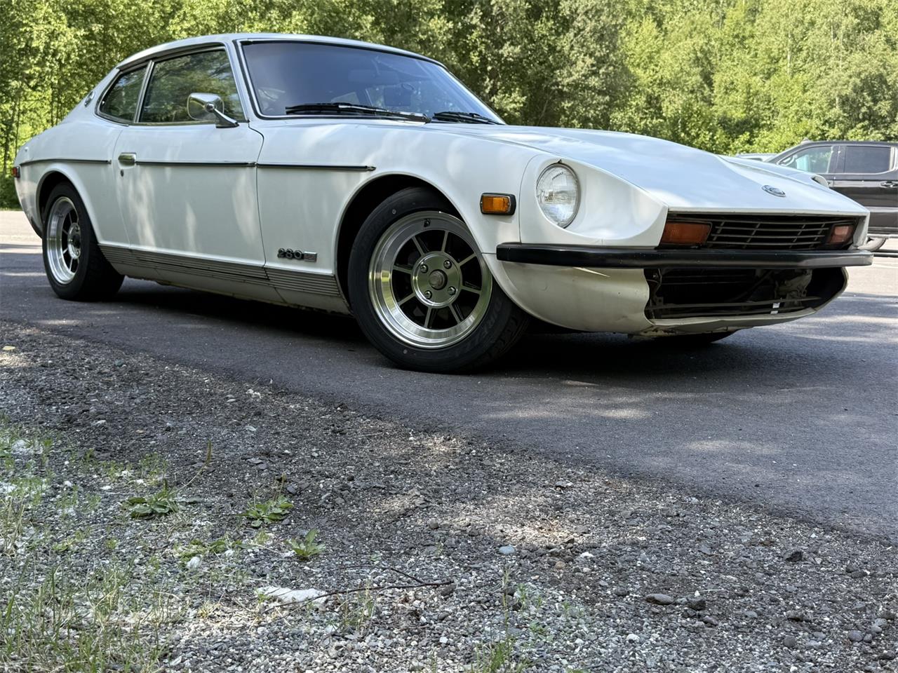 Datsun-280z-1977-White-Brown-black-2