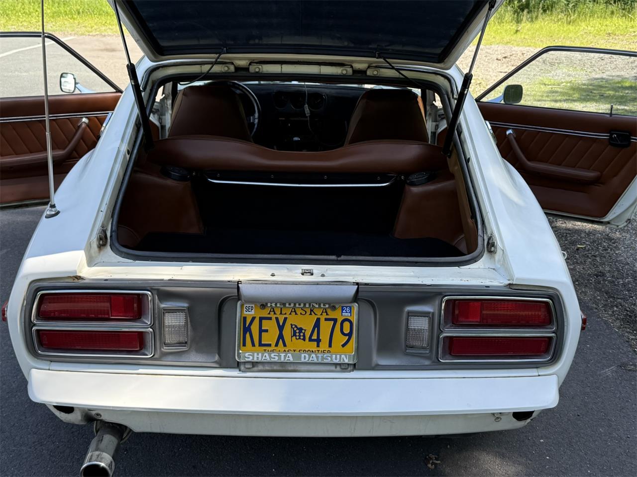 Datsun-280z-1977-White-Brown-black-4