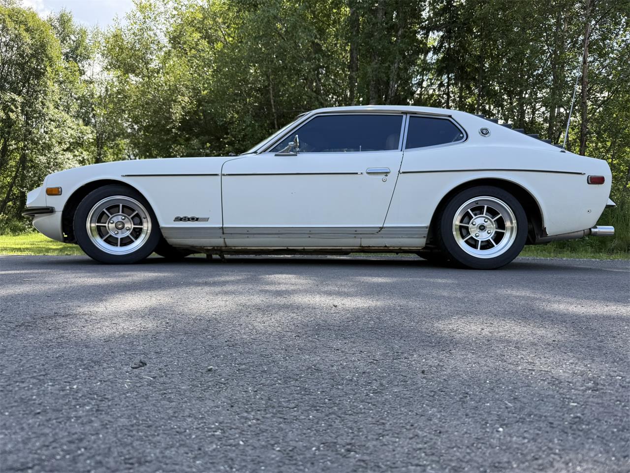 Datsun-280z-1977-White-Brown-black