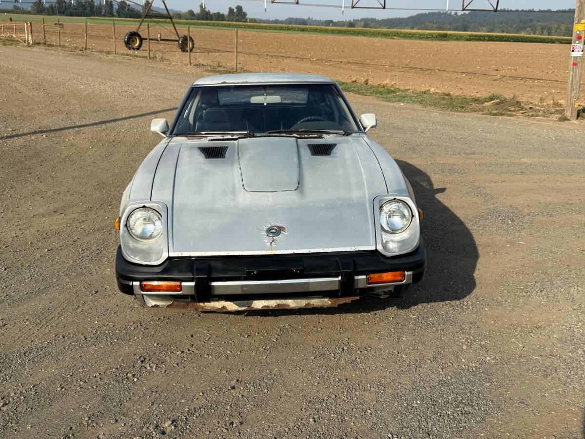 Datsun-280zx-1981-silver-1