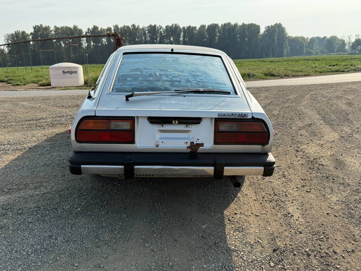 Datsun-280zx-1981-silver-5
