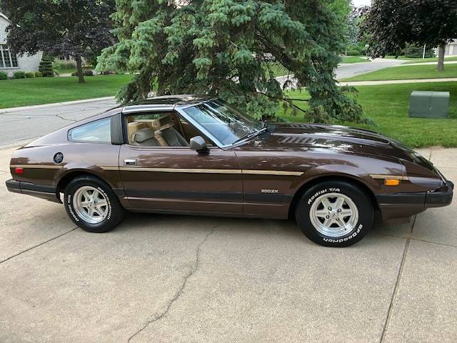 Datsun-280zx-1982-brown-1
