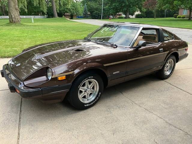 Datsun-280zx-1982-brown