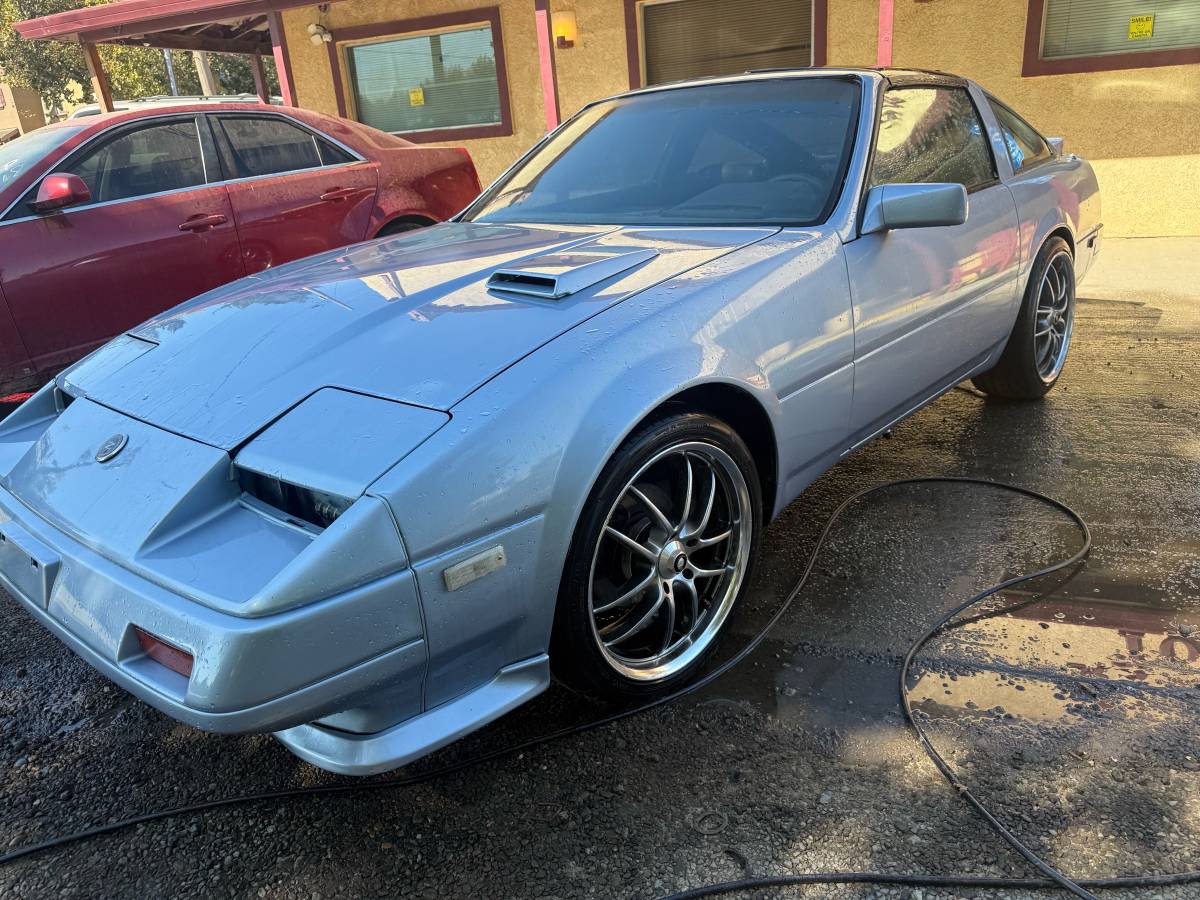 Datsun-300zx-1984-blue-9