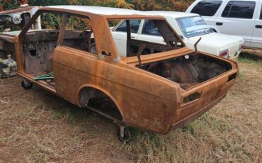 Datsun-510-1972-custom-12