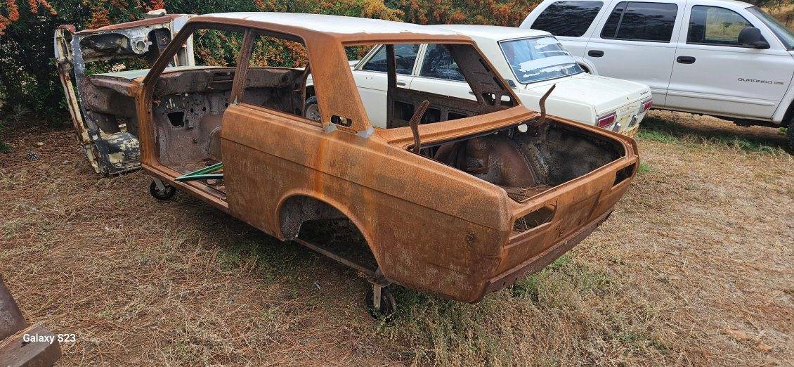 Datsun-510-1972-custom-12