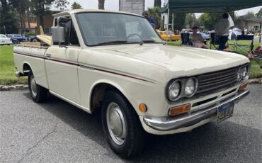 Datsun-521-1969-White-Black-1