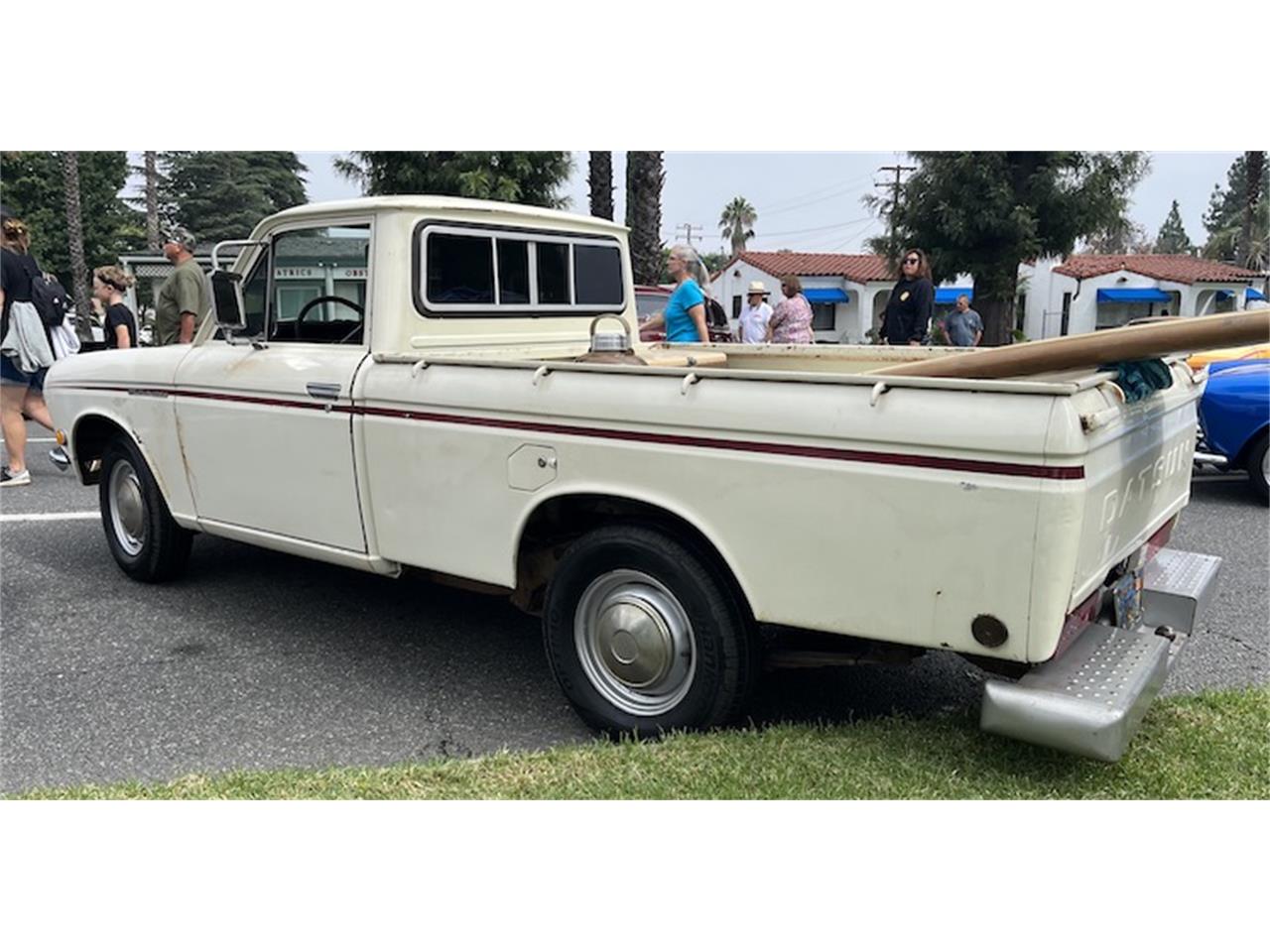Datsun-521-1969-White-Black-5