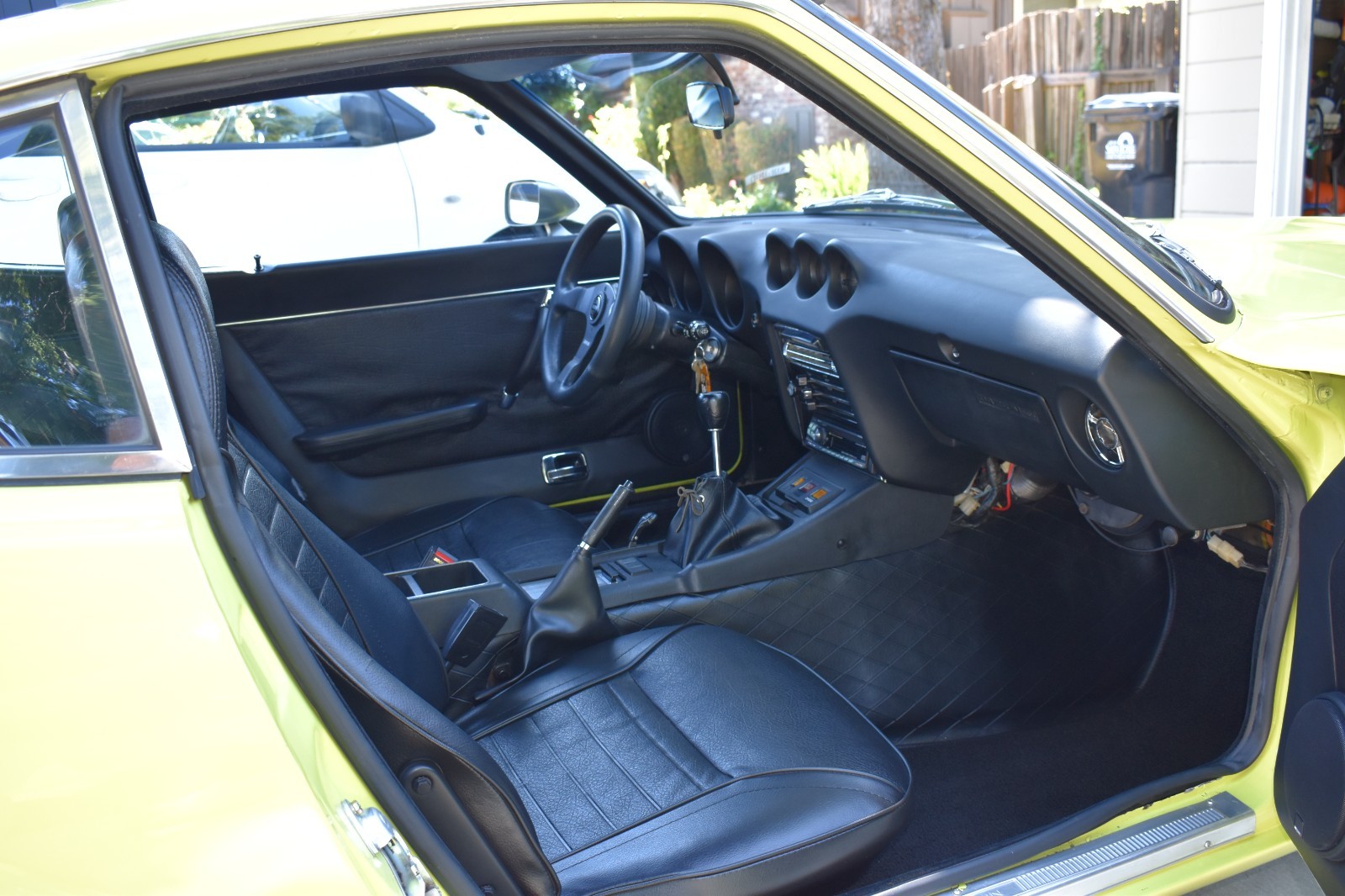 Datsun-Z-Series-1973-Coupe-10