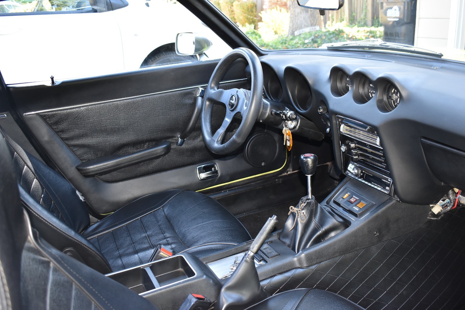 Datsun-Z-Series-1973-Coupe-9
