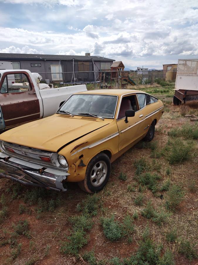 Datsun-b-210-1977-yellow-2