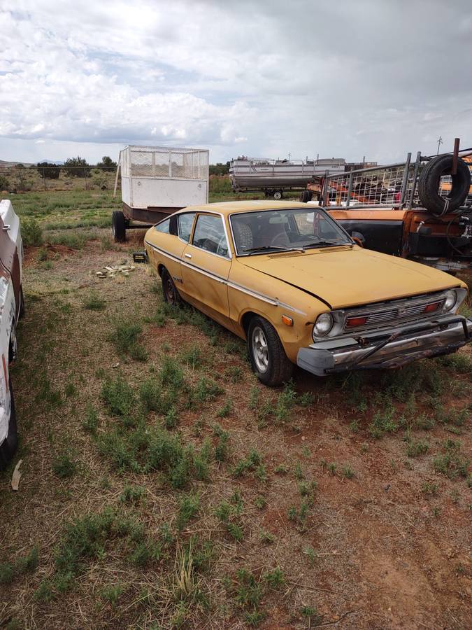 Datsun-b-210-1977-yellow-3