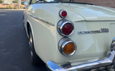 Datsun-fairlady-roadster-1966-white-10
