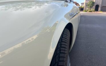 Datsun-fairlady-roadster-1966-white-11