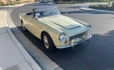 Datsun-fairlady-roadster-1966-white-4