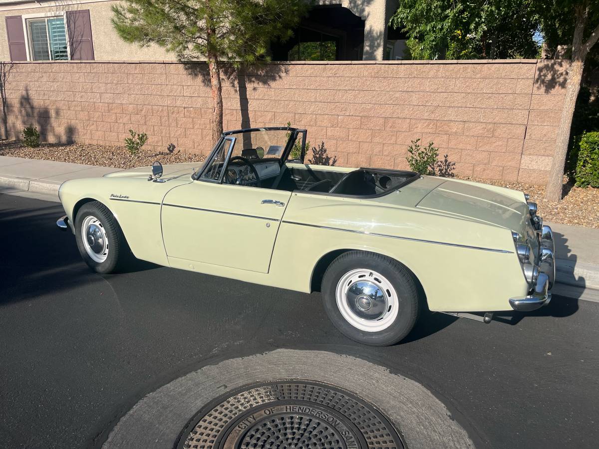 Datsun-fairlady-roadster-1966-white-7