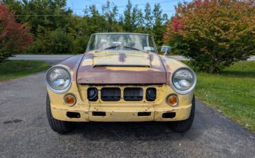 Datsun-fairlady-roadster-convertible-1966-yellow-1