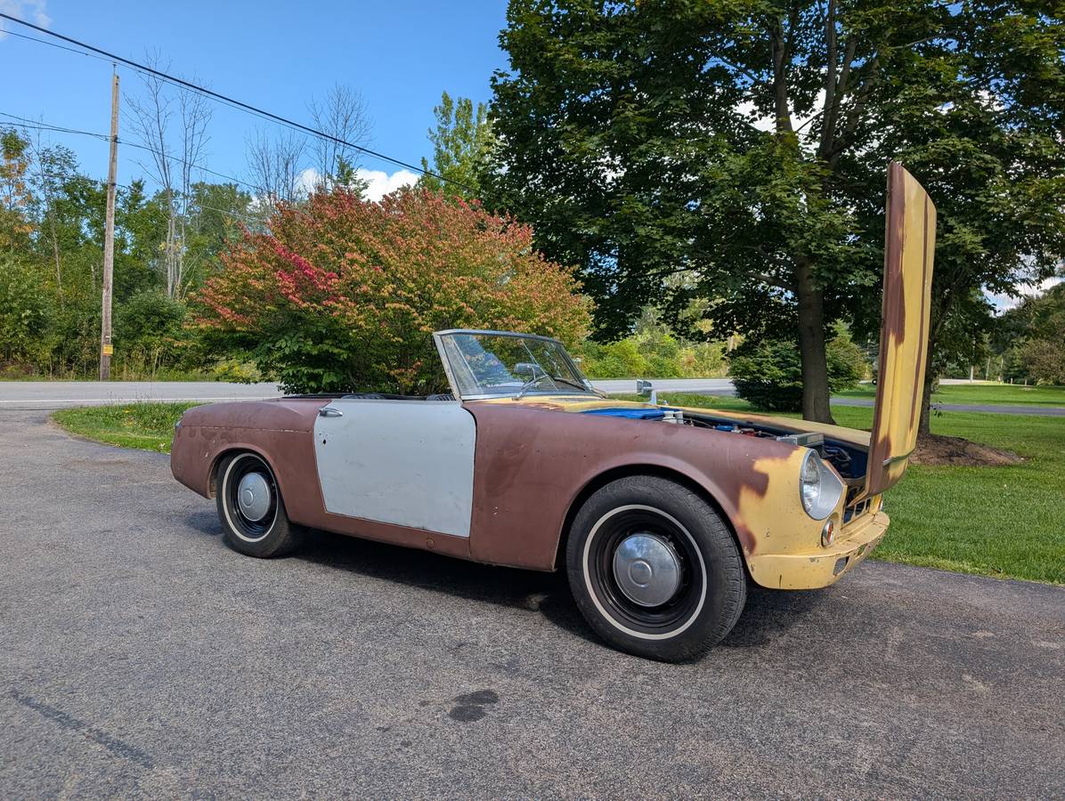 Datsun-fairlady-roadster-convertible-1966-yellow-3