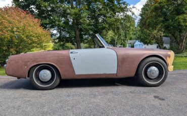 Datsun-fairlady-roadster-convertible-1966-yellow-4