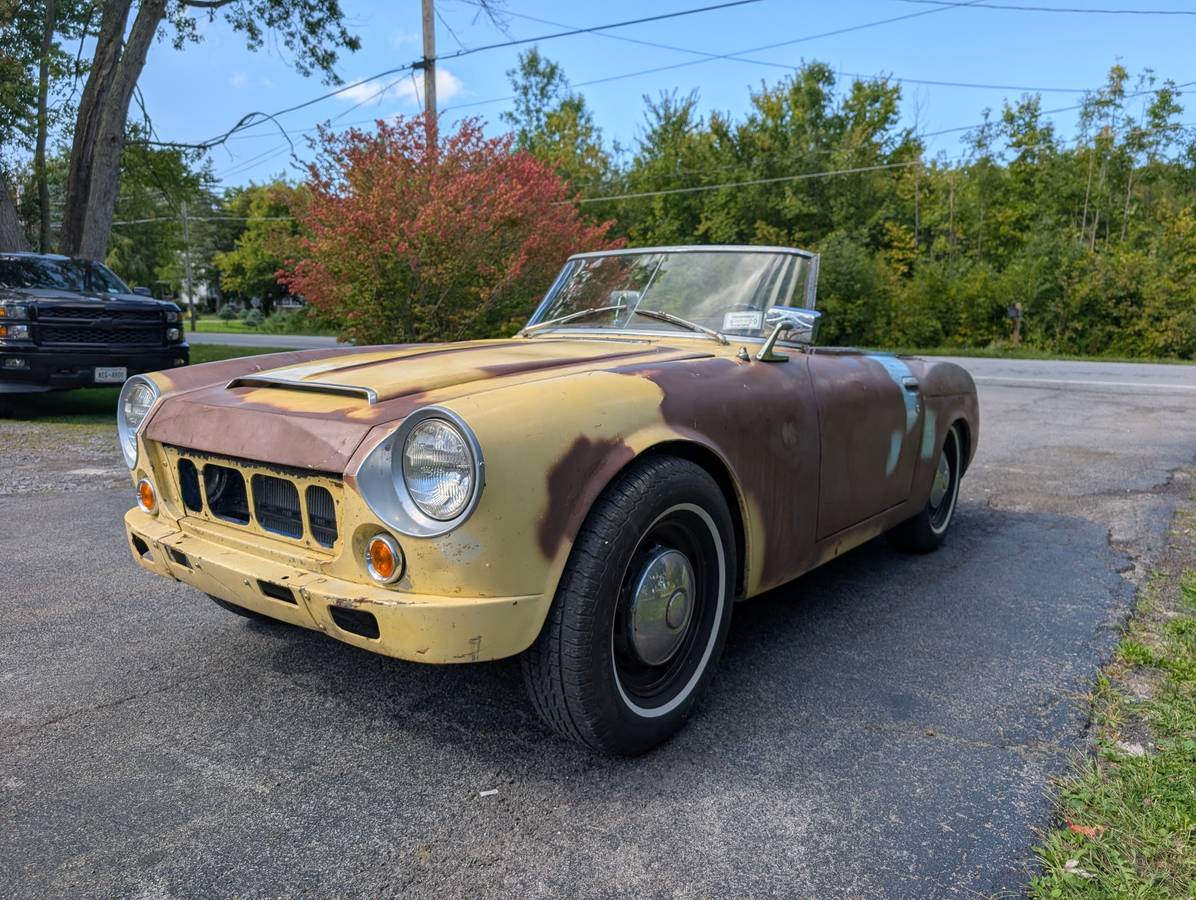 Datsun-fairlady-roadster-convertible-1966-yellow