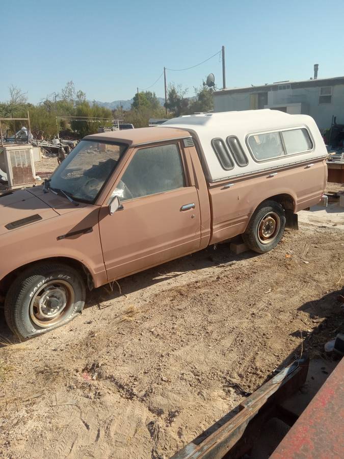 Datsun-pickup-1982-1