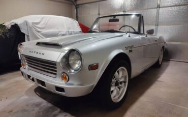 Datsun-roadster-1600-1970-grey-3