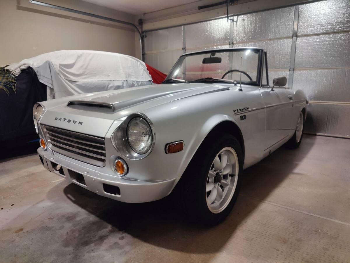 Datsun-roadster-1600-1970-grey-3