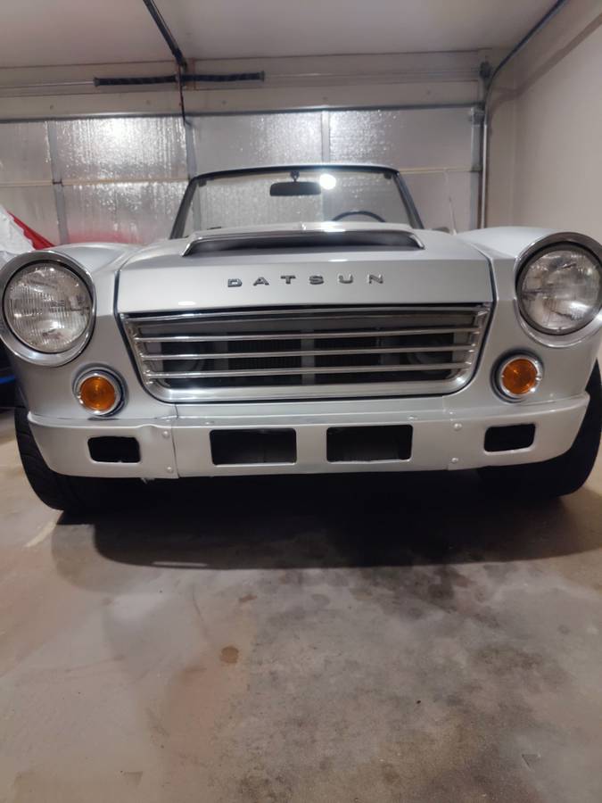 Datsun-roadster-1600-1970-grey-4