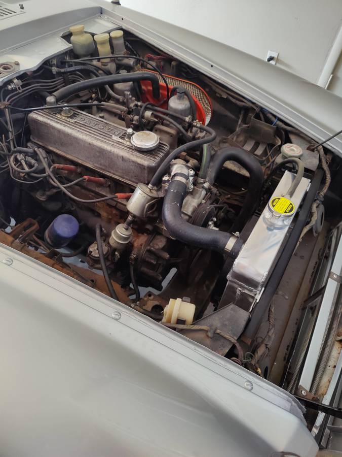 Datsun-roadster-1600-1970-grey-6